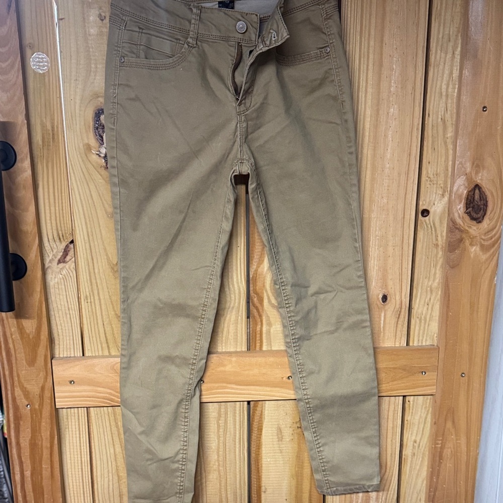 Women's Skinny Jeans in Tan